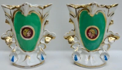  PAIRE DE PETITS VASES DE MARIAGE EN PORCELAINE DE VALENTINE - Photo 1/4