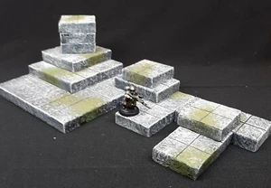 Juego de 12 piezas de baldosas de rejilla de batalla de piedra musgosa D&D 28 mm terreno de juego - Imagen 1 de 4