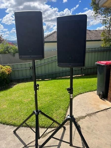 pro audio equipment JBL EON610 Speakers, DL telescopic stands - Picture 1 of 3