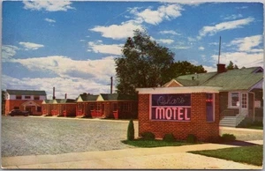 1950s LOGAN, Utah Postcard OSKAR'S MOTEL "It Costs No More" Hwy 91 Chrome Unused - Picture 1 of 2