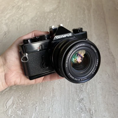 *VGC* Black Olympus OM1 35mm SLR Film Camera w/ 28mm f2.5 Vivitar Lens + Filter - Image 1 of 4