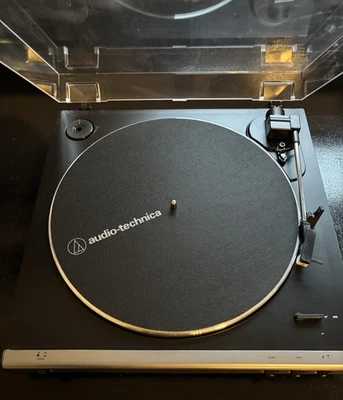 Audio-Technica AT-LP60X Turntable Black/Gunmetal Pre-owned - Image 1 of 4