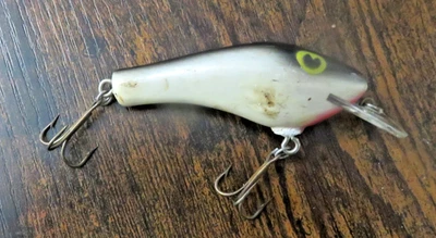 Vintage 3" Poe's Squarebill Crankbait Wooden Fishing Lure - Image 1 of 4