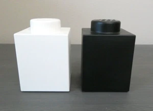 2012 Pair of Lego Salt and Pepper Shakers Set #850705 Plastic Block Shape - Picture 1 of 4