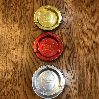 Juego de tres ceniceros de hojalata de aluminio vintage Schmidt's of Philadelphia Light Beer A Foto 1 de 4