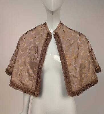 ANTIGUA PELERINA DE SEDA A LUNARES DE LA DÉCADA DE 1830 CON BORDES DE FLECOS + FORRO DE RED Foto 1 de 4