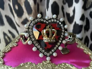 Betsey Johnson Royal Engagement Vintage Red Leopard Heart Lucite Crown Bracelet - Picture 1 of 4