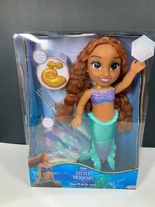Muñeca Ariel Princesa Disney Comparte Conmigo con Saltamontes y Collar Para Niños - Imagen 1 de 11