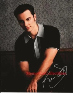 KERR SMITH Dawson's Creek & Life Unexpected SIGNED Autograph 8x10 Color Photo - Picture 1 of 1