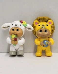 Lote de 2 estatuillas Cabbage Patch Kids Cutietown ZOO FRIENDS León y Cordero 3 pulgadas - Imagen 1 de 6