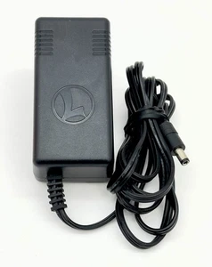 Lionel LionChief Fastrack Alimentatore 18V Trasformatore Giocattolo HKYF45-180230T-US - Foto 1 di 7
