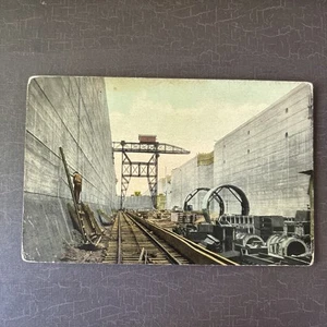 PANAMA CANAL POSTCARD Miraflores Lock under construction c. 1912? Vicary & Hill - Picture 1 of 3