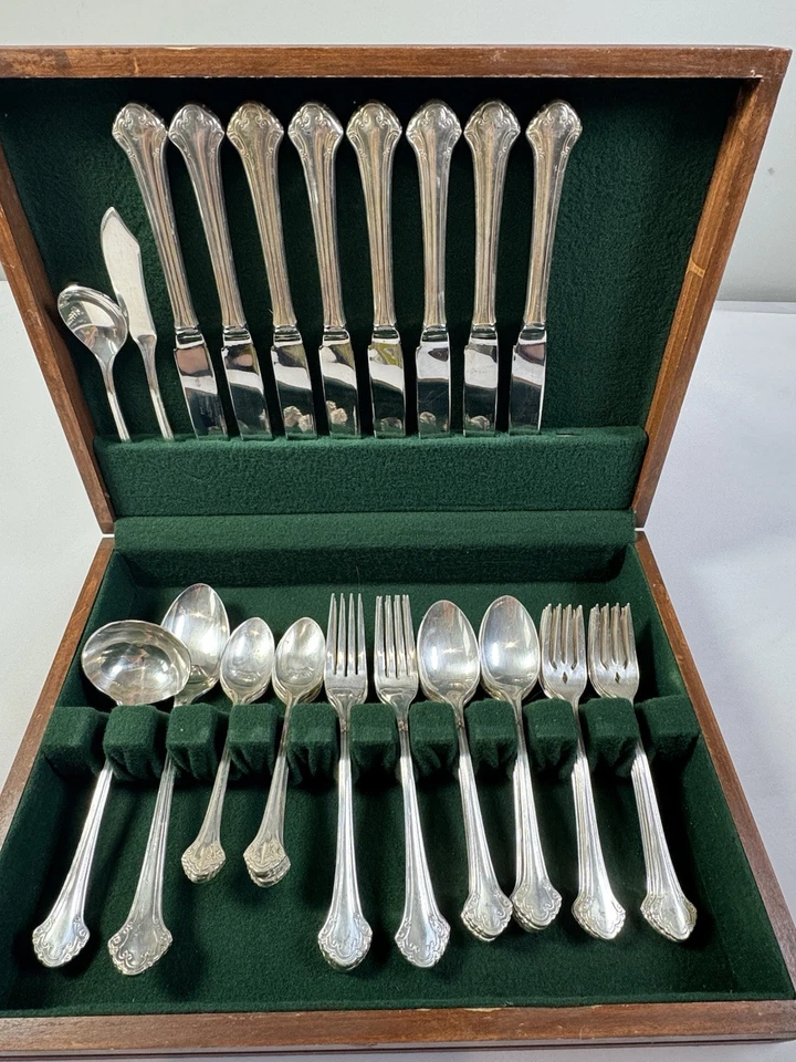 Juego de 43 piezas Towle Boston Chippendale plateado con estuche Foto 1 de 4