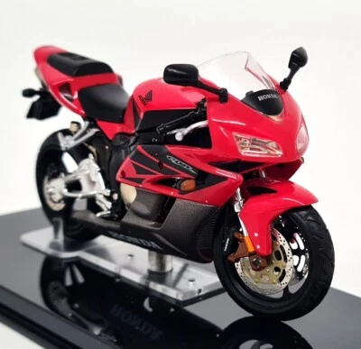 Atlas 1/24 - Honda Fireblade CBR1000RR Red 8.5cms Model Motorbike - Image 1 of 4