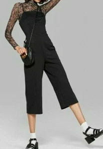 DAMEN TRÄGER STRICK QUADRATISCHER AUSSCHNITT GERADES BEIN CAPRI JUMPSUIT WILD FABLE, SCHWARZ - Bild 1 von 2