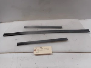 1997 LAND ROVER DISCOVERY BODY TO RADIATOR SEALS (3PCS) - Picture 1 of 2