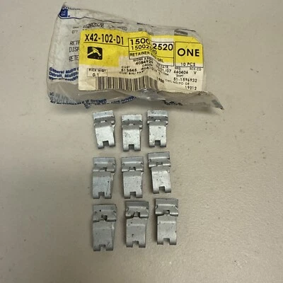 NOS Genuine GM Multi-Purpose Clip Grille Clip Retainer 15002520 Lot Of 9 - Image 1 of 4
