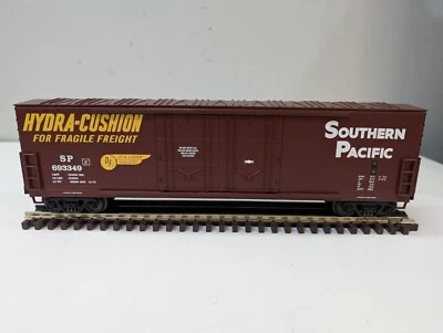 MTH 20-93032 Southern Pacific Hydra-Cushion Double Plug Door 50' Boxcar 693349 - Image 1 of 4