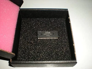Cosmetically imperfect but functional MOS 906114-01 Commodore 64 PLA chip IC - Picture 1 of 2