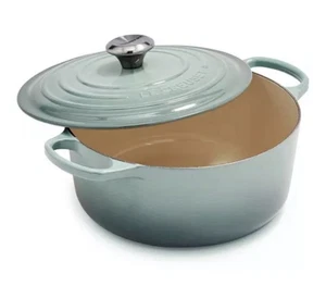 Le Creuset Signature Round Dutch Oven 5.5 Qt Sea Salt - Picture 1 of 4