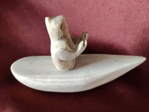 VINTAGE INUIT ARTIC FOLK ART CARVED BONE FIGURINE CANOE KAYAK HUNTER PRIMITIVE  - Picture 1 of 14