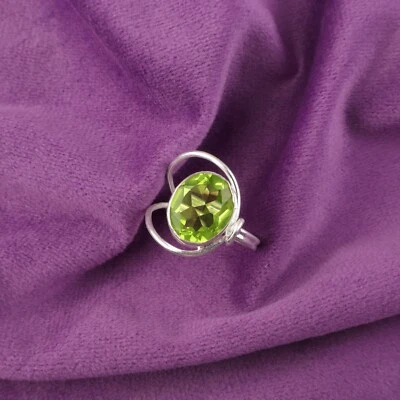 Green Peridot Gemstone 925 Sterling Silver Ring Handmade Jewelry Ring For Gift - Image 1 of 3