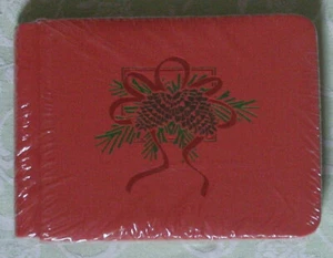 Creative Memories 5x7 Red Holiday Sentiments Scrapbook Album with Pinecones - Picture 1 of 2