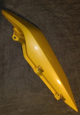 Carenado trasero derecho Yamaha FZ6R 2009-2017 09-17 20S-21721 Foto 1 de 4