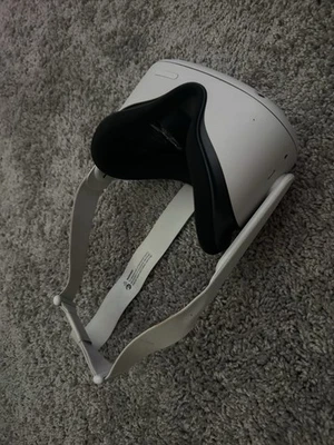 Oculus Quest 2 Virtual Reality Headset 128GB White  - Image 1 of 4