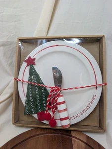 Mud Pie "Merry Everything" Novedad Árbol de Navidad Queso Set 8" Plato con Cuchillo - Imagen 1 de 6