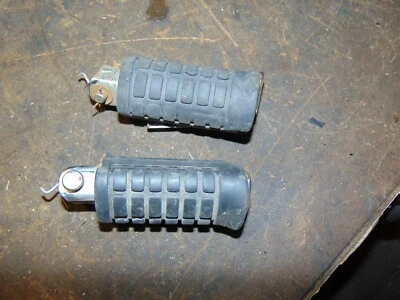 1985 Honda VF1100 VF 1100 V65 Sabre Rear Foot Pegs Foto 1 de 2