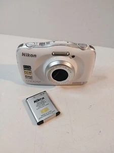Nikon COOLPIX W100 White Waterproof 13.2 Megapixels Wi Fi Parts - Picture 1 of 9