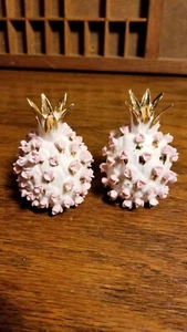 Vintage Pinapple sale e pepe Lefton rose applicate bordo oro delicato - Foto 1 di 12