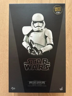 Hot Toys MMS 316 Star Wars First Order Stormtrooper Squad Leader (Exclusive) USE - Image 1 of 3