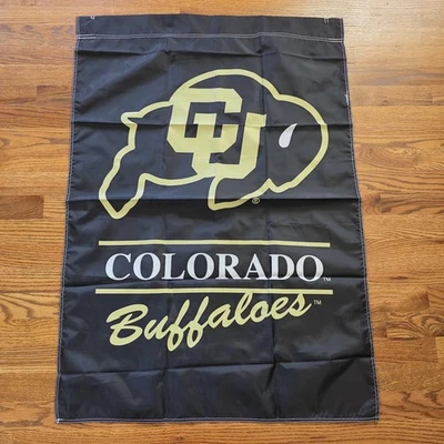 Bandera vertical de búfalos de la Universidad de Colorado 39" x 27" negra CU Buffs Foto 1 de 4