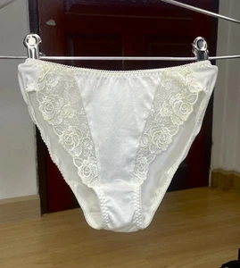 Mutandine vintage scivolose bianche nylon poliuretano trasparente pizzo floreale tg.6/M - Foto 1 di 18