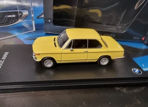 NEW BMW COLLECTION 2002 IN YELLOW 1:64 IN PRESENTATION BOX 80425B5F647 - Picture 1 of 7