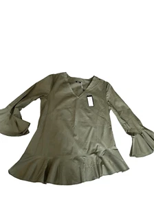 Kaktus size medium olive green ruffled top NWT - Picture 1 of 6