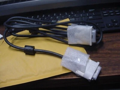 MALE/MALE DVI  AWM E101344: Style 20276 VW-1 80C 30 v Space Shuttle - D Cable@A2 - Image 1 of 3