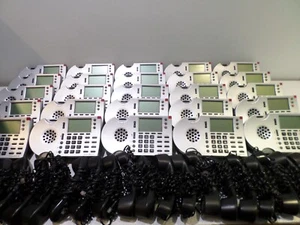 25 x Shoretel IP 230 Silver VoIP 3-Line Office IP Phones w/ Stands & 20 Handset - Picture 1 of 7