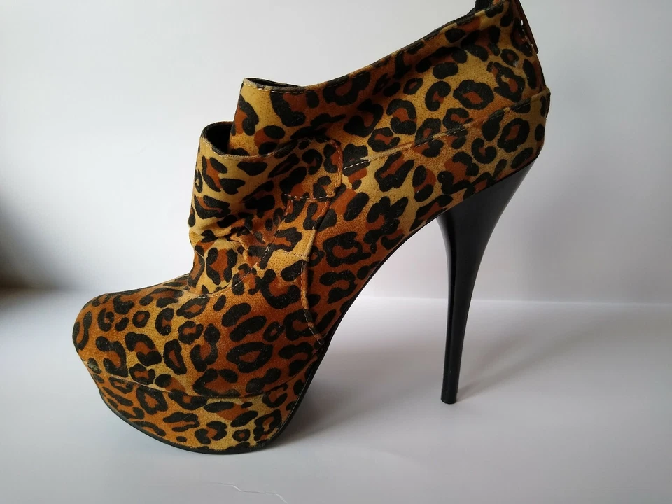 Botines de tacón alto Qupid para mujer talla 7 Foto 1 de 4