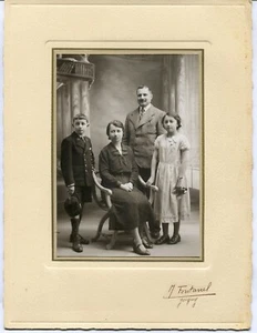 Très Belle Photographie d'une Famille - Photographe M. Fontanel à Joigny - Picture 1 of 1