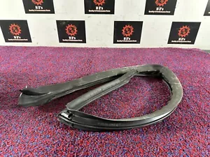 DODGE CHALLENGER R/T SCAT PACK 08-23 OEM FRONT RIGHT SIDE TOP WINDOW DOOR RUBBER - Picture 1 of 3