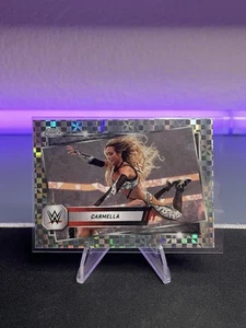 2025 Topps Chrome WWE Carmella X-Fractor #145 RAW - Imagen 1 de 2
