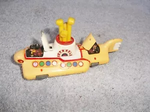 THE BEATLES CORGI YELLOW SUBMARINE CORGI MODEL YELLOW AND WHITE HATCHES FAB - Picture 1 of 12