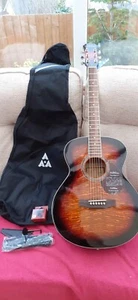 Freshman acoustic guitar - Picture 1 of 5