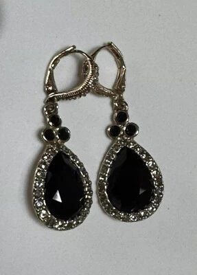 Givenchy Signed 1.5" Gold Tone Black Teardrop Rhinestone Crystal Dangle Earrings - Imagem 1 de 4