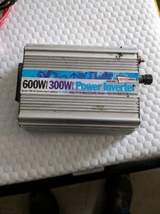 Streetwize Watt Inverter 300W Peak Power 600W-Car Inverter with USB Port/plug - Picture 1 of 6