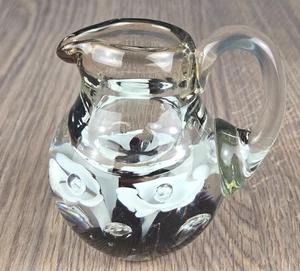 Vintage St. Clair Glas weiße Blume über Amethyst Milchkännchen - schön - Bild 1 von 6