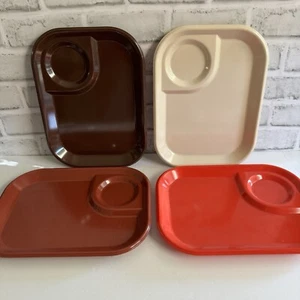 Set 4 Vintage Rubbermaid Melamin Mittagessen Tabletts Cafeteria TV Camping Wohnmobil Groovy Farben - Bild 1 von 9